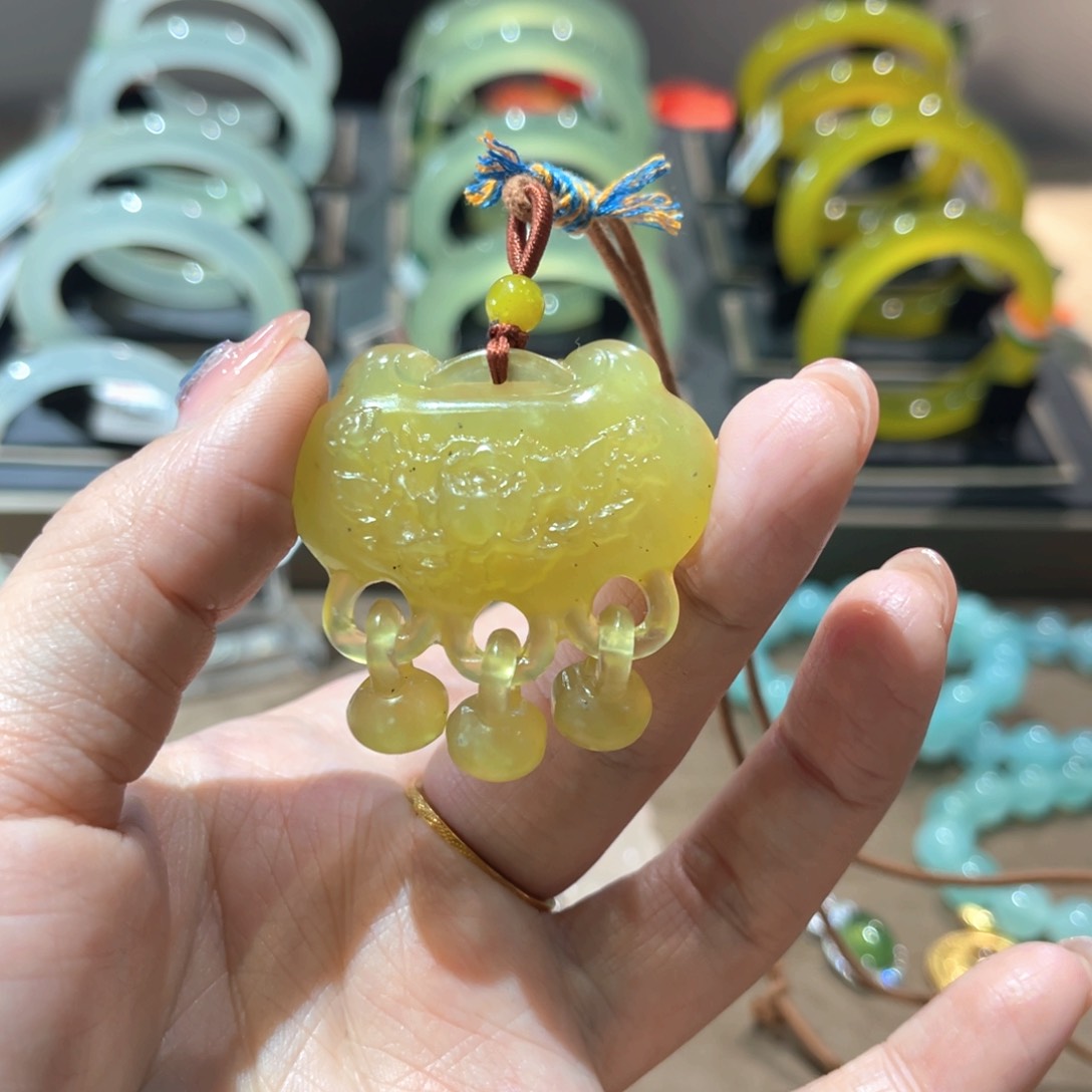 岫玉手镯未镶嵌手镯