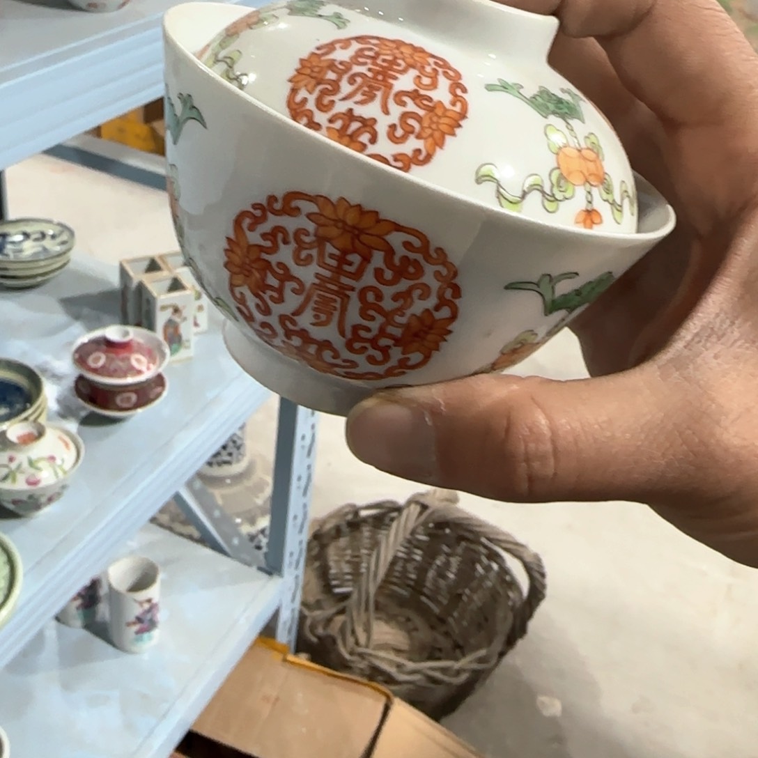 瓷片瓷器和陶瓷艺术作品展览