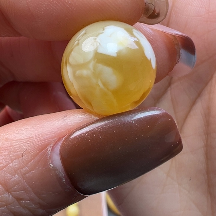 蜜蜡未镶嵌珠宝奇石