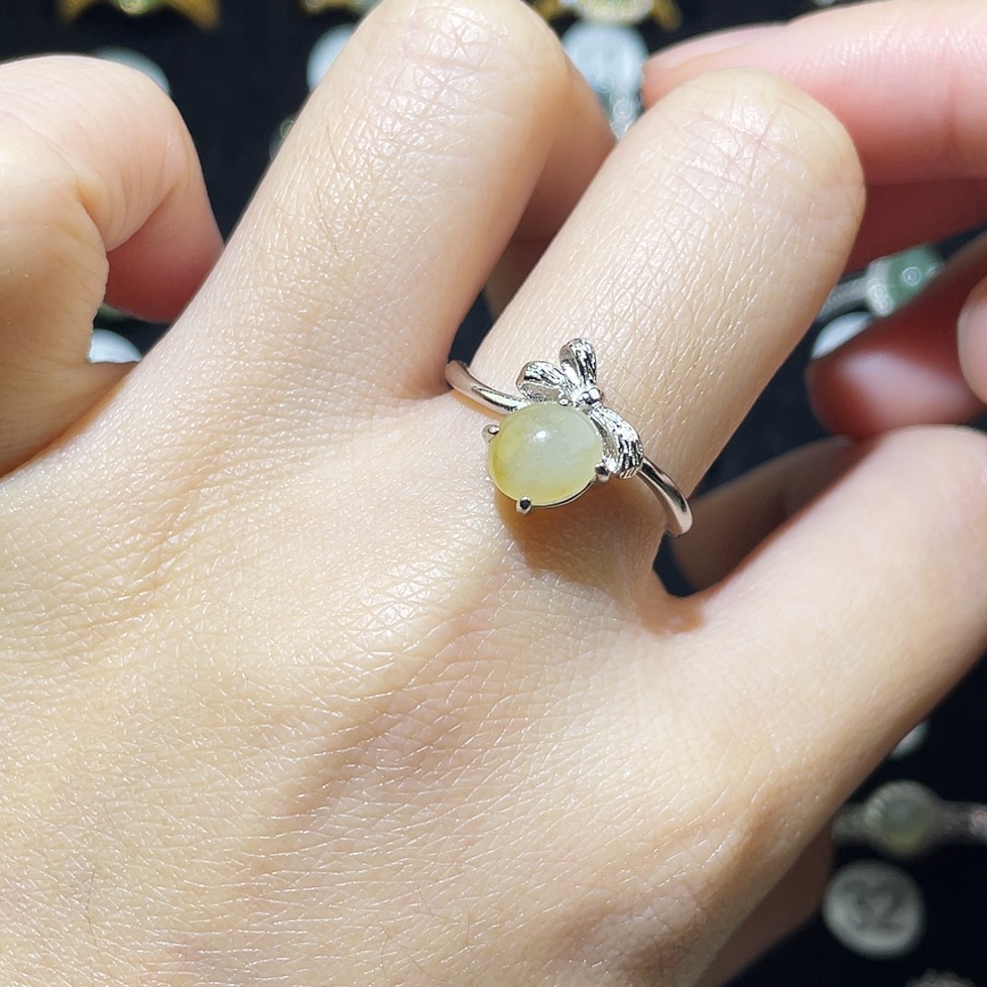 翡翠未镶嵌戒指戒指