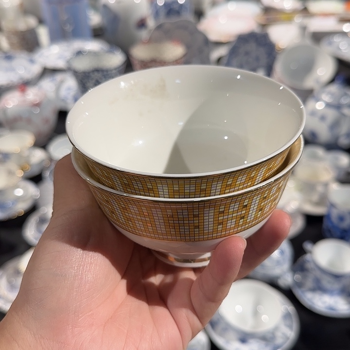 两个米饭碗米饭碗
