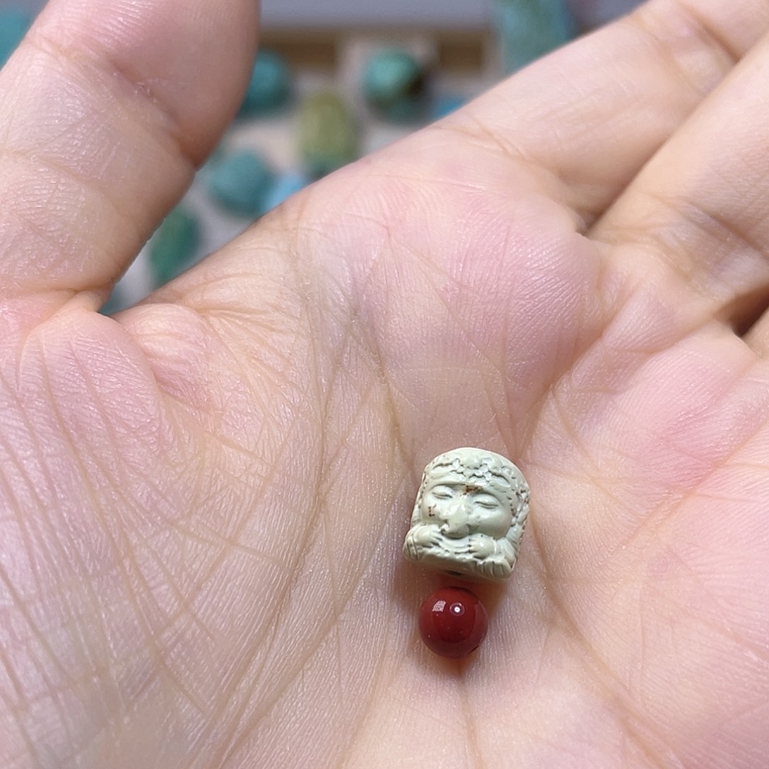 未镶嵌配饰南红玛瑙