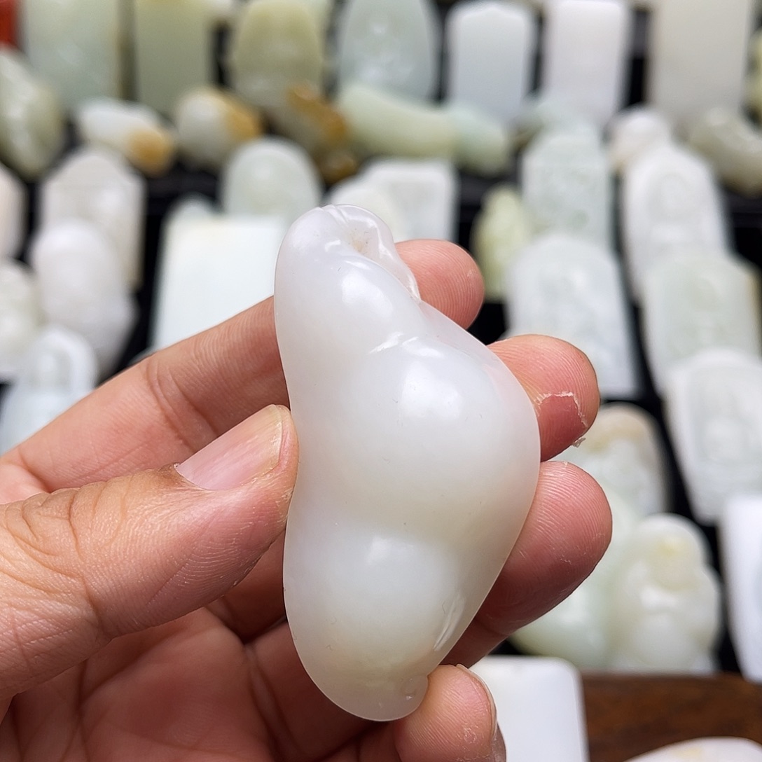 和田玉颈饰未镶嵌