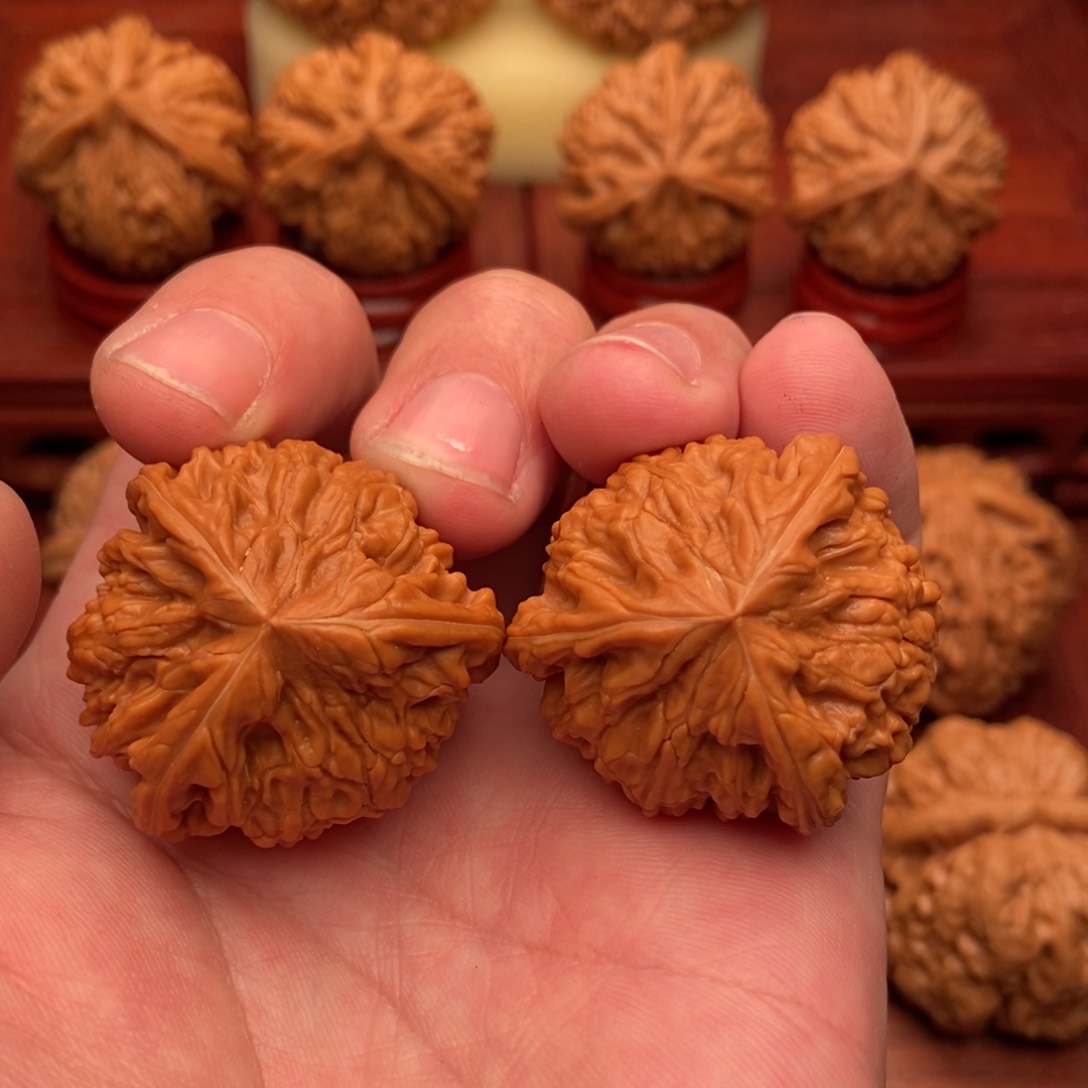 桃核把件幸***猫粗筋三棱35