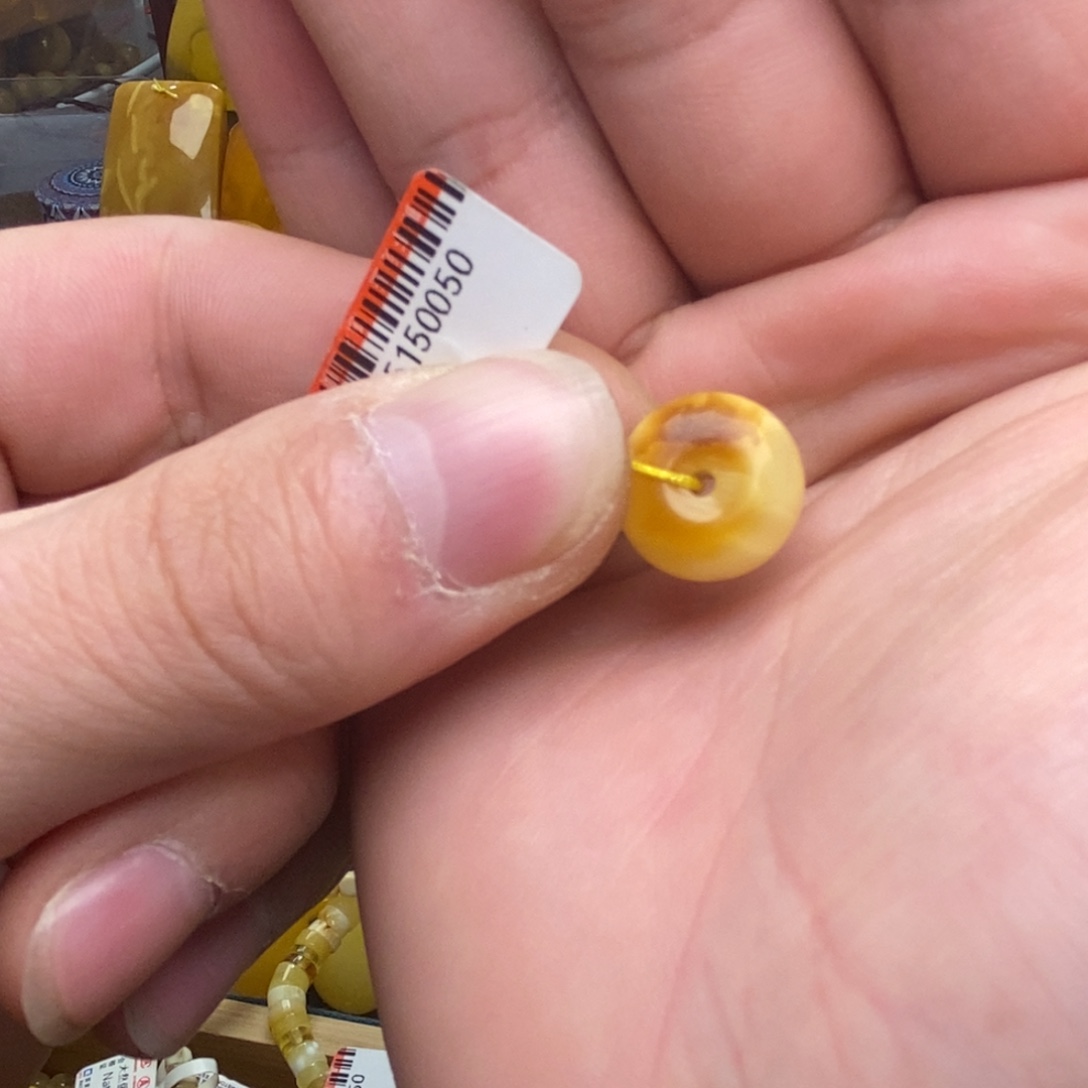 快****琥珀未镶嵌裸石蜜蜡