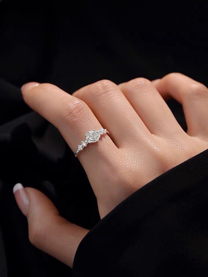 足银合成锆石戒指 【白玫瑰钻戒】手工气质轻奢足银纯银可调节温柔