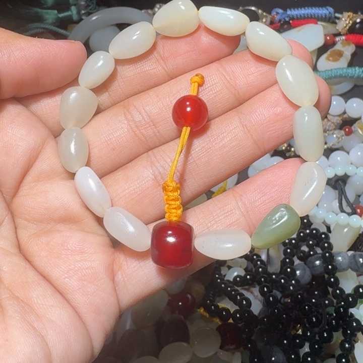 和田玉未镶嵌手链