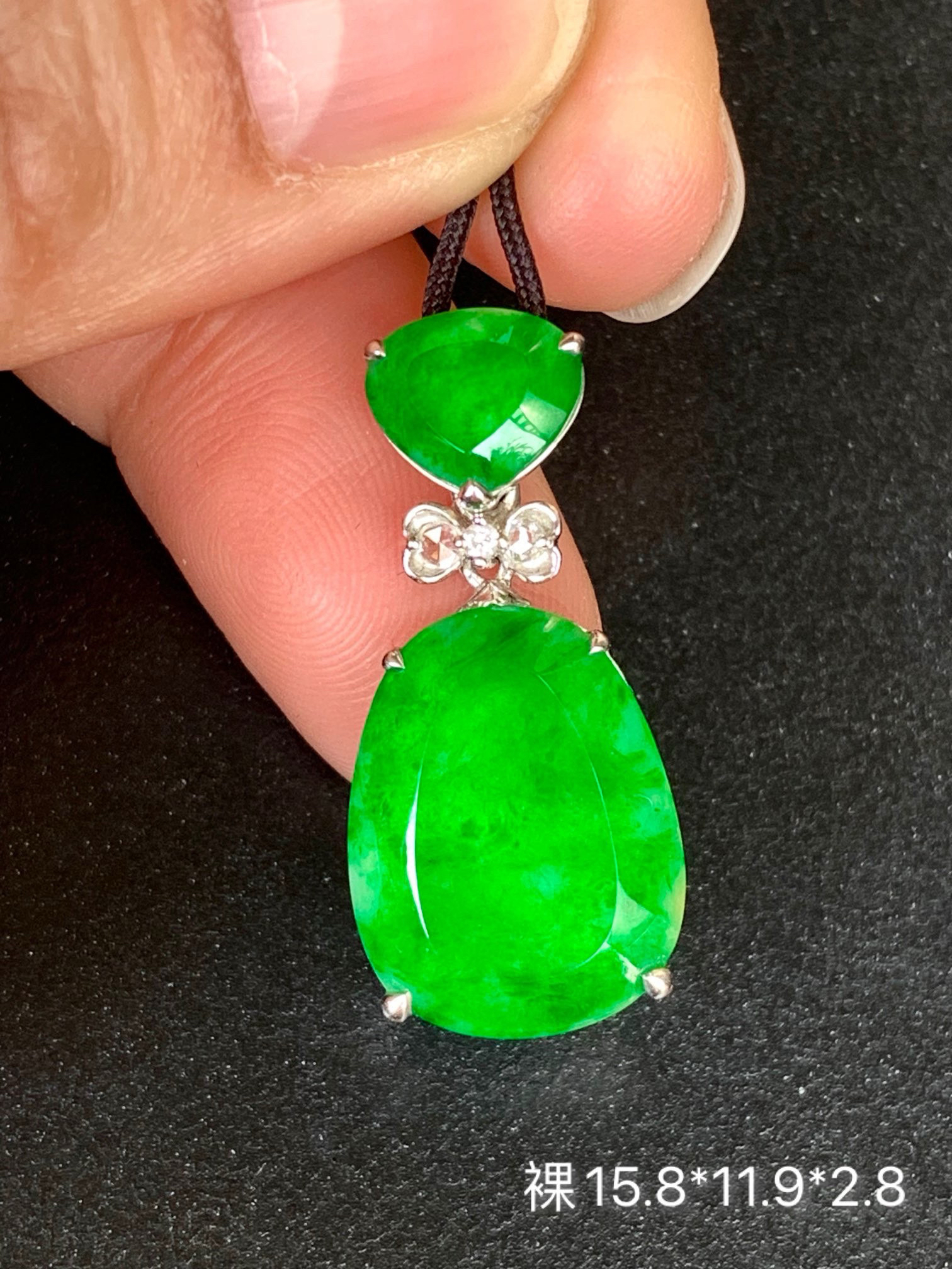 冰绿二合一翡翠气质吊坠镶嵌