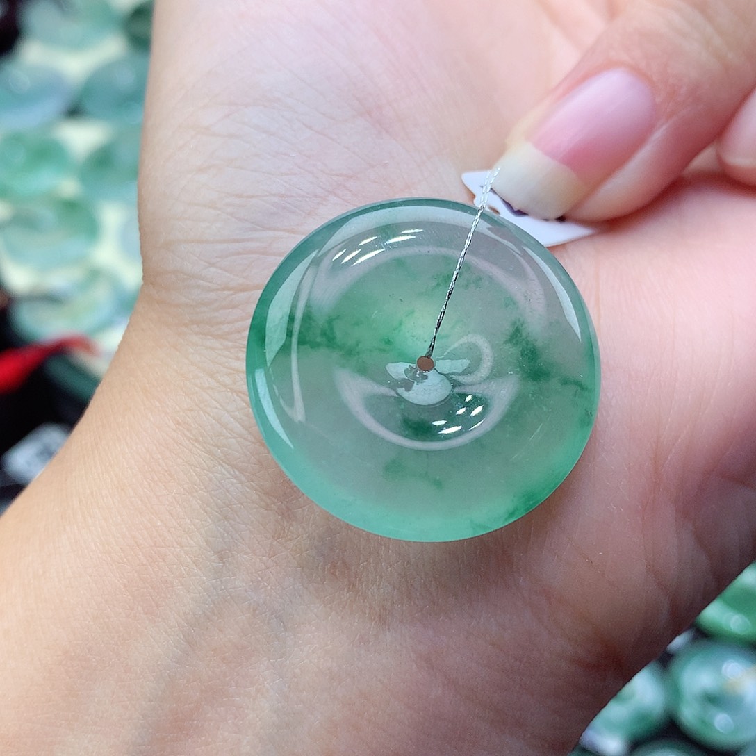 翡翠颈饰未镶嵌68尺寸28.5-6.1