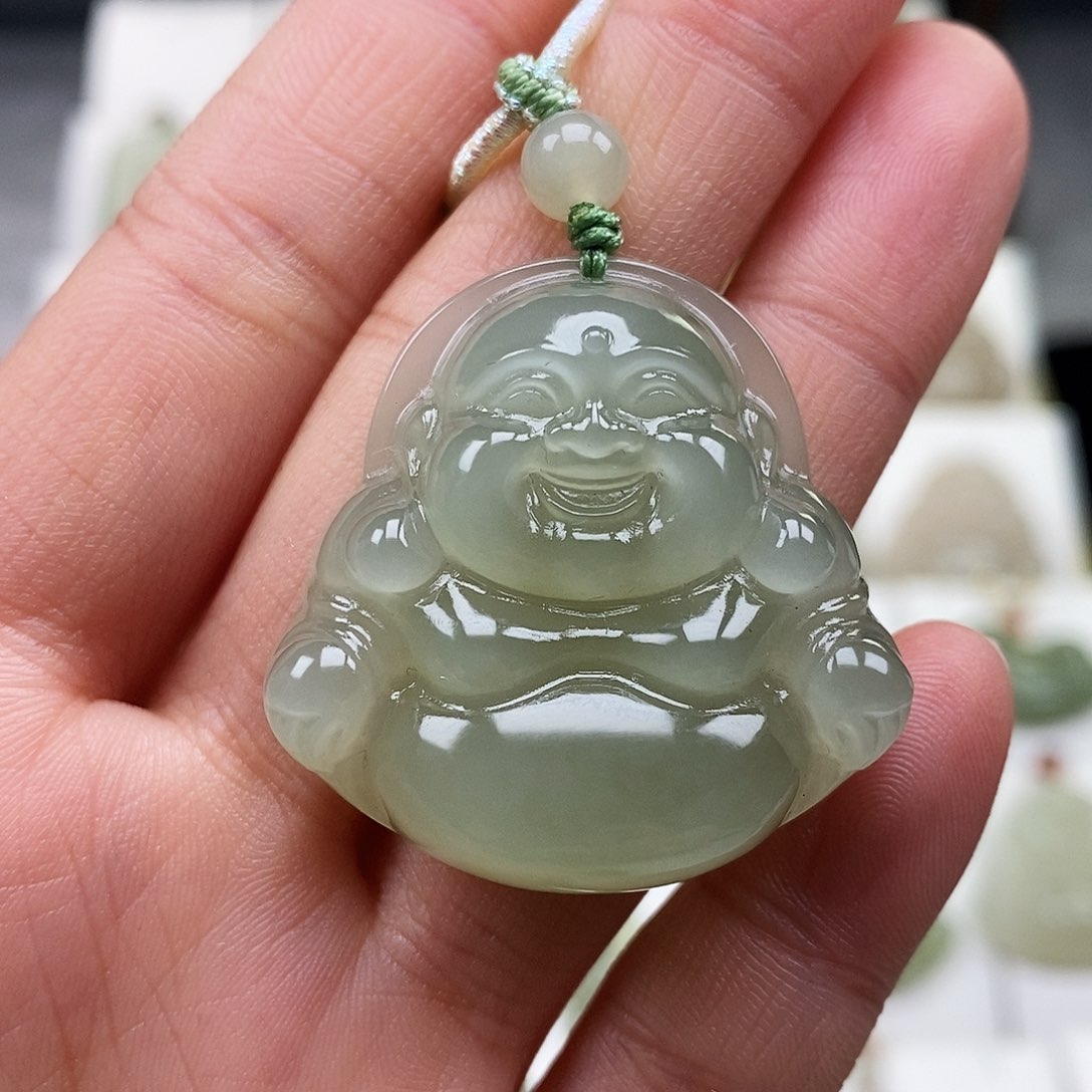 和田玉颈饰未镶嵌不***?