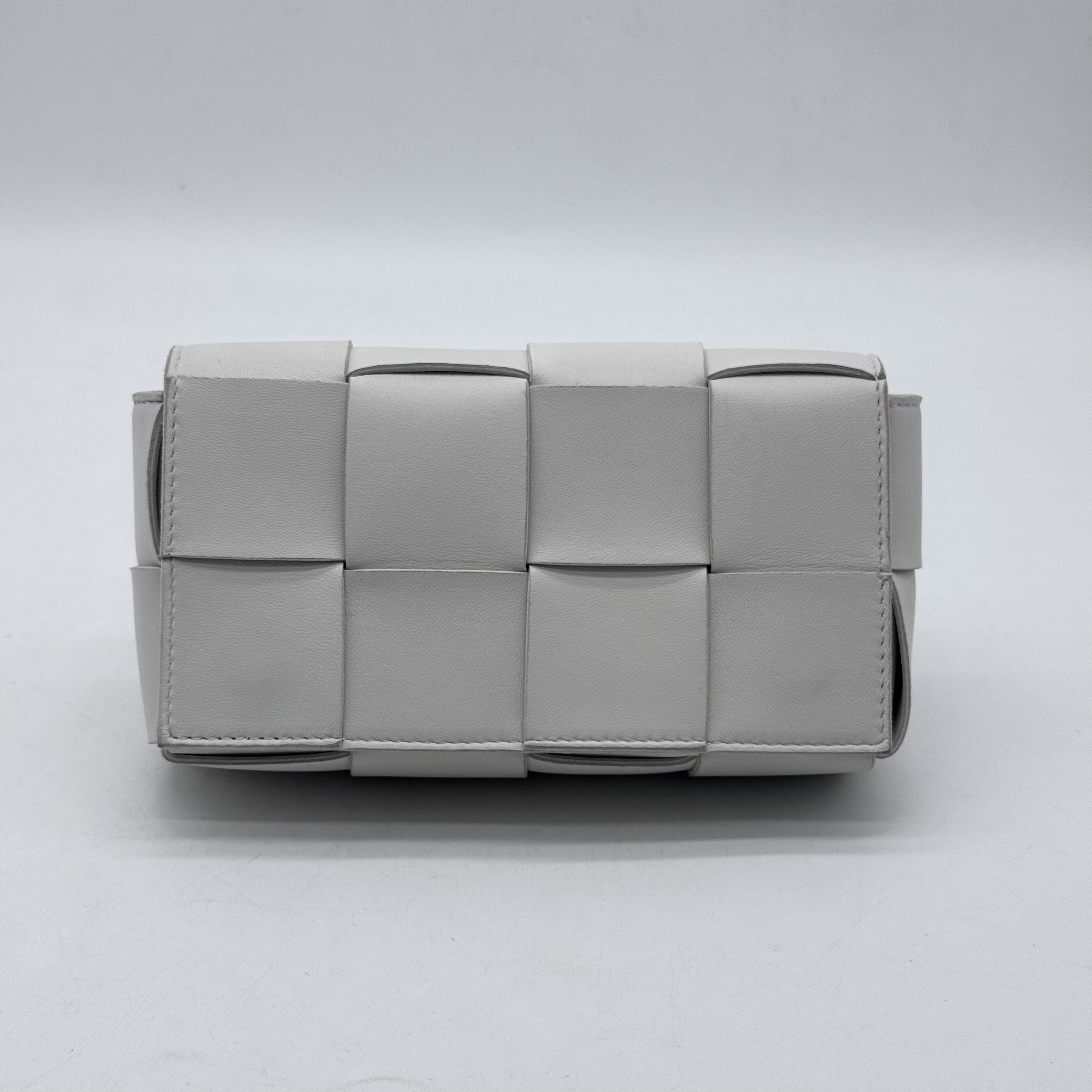 99新 BOTTEGA VENETA/葆蝶家 白色 八格 mini cassette 腰包