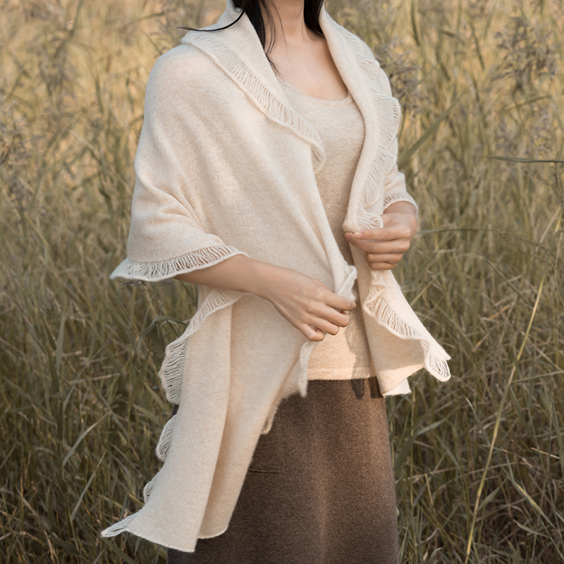 羊绒披肩长款气质披肩时尚百搭围巾保暖女镂空气质文艺围巾