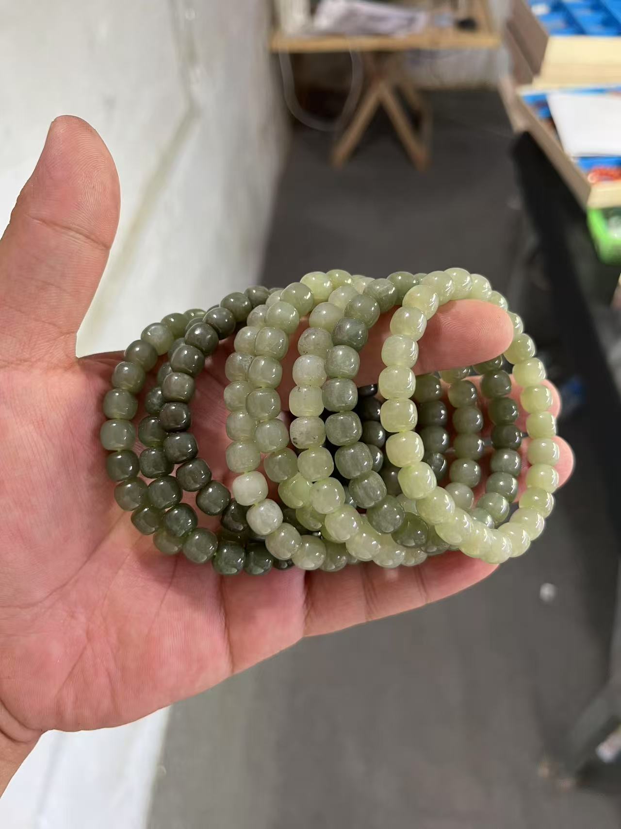 保真天然和田玉卡8左右多样性拍一发一介意勿拍不支持差评有瑕疵