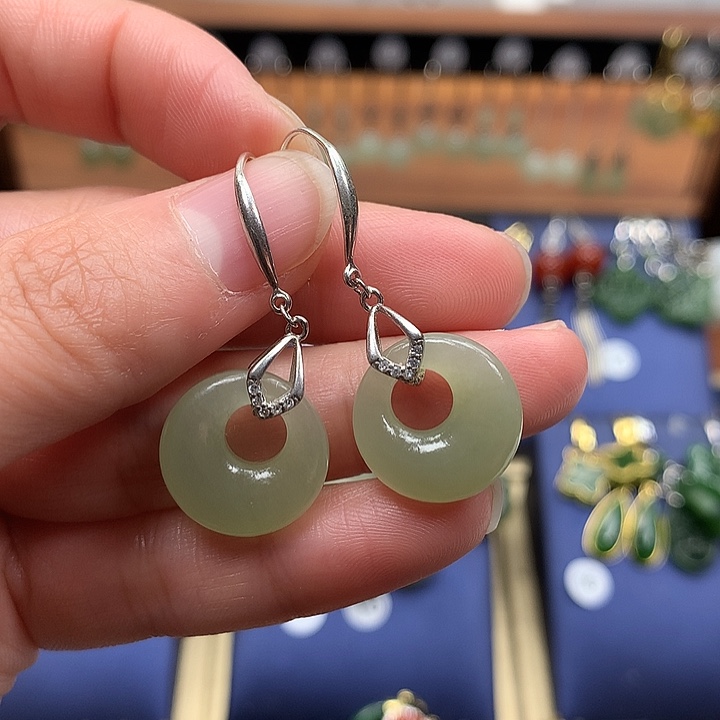 和田玉银S925镶嵌耳饰平安扣15.7左右晴水