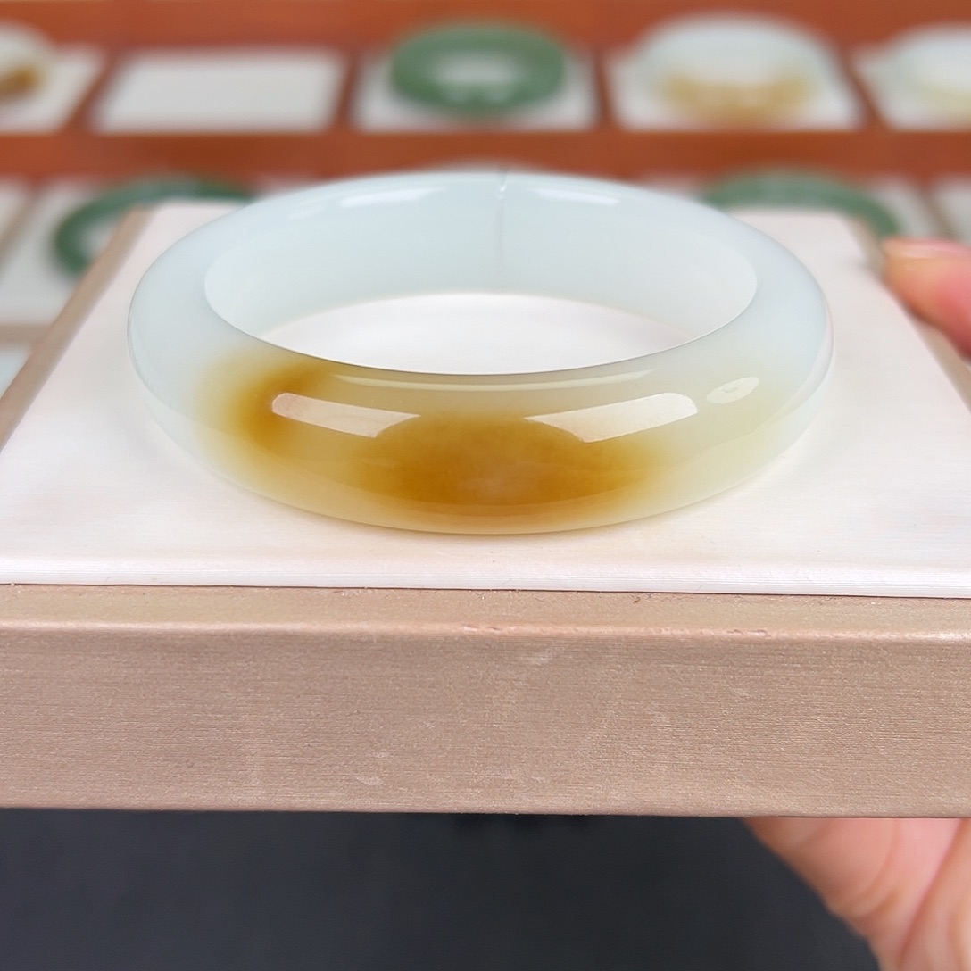 和田玉未镶嵌手镯和田玉糖白手镯