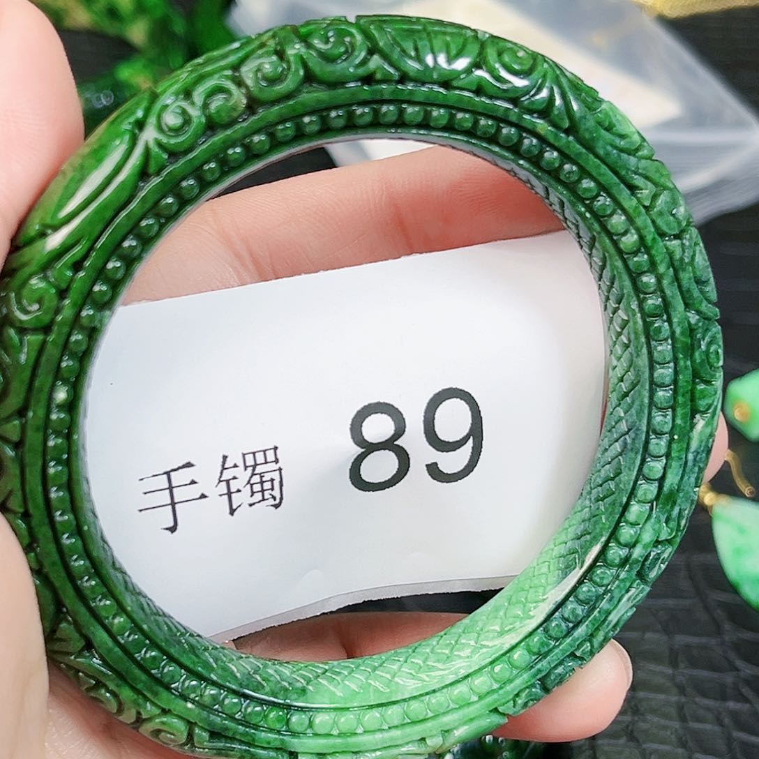 翡翠颈饰未镶嵌手镯58-59