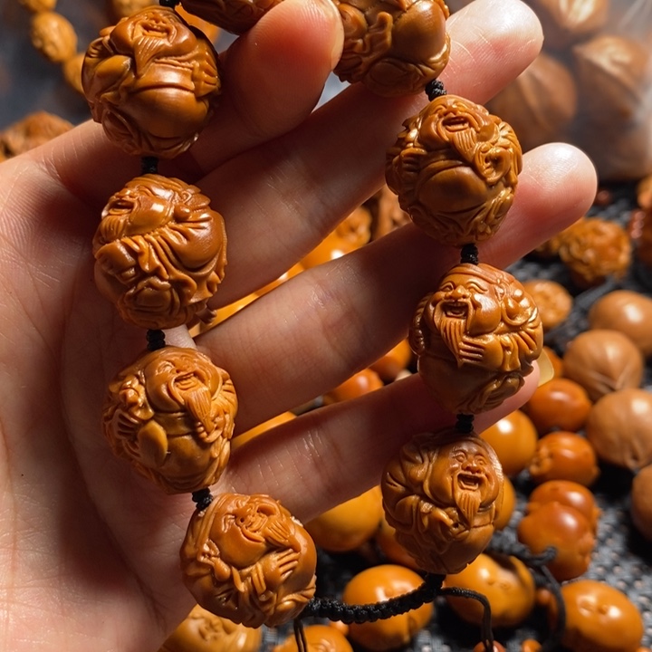 橄榄核吊坠八宝财神