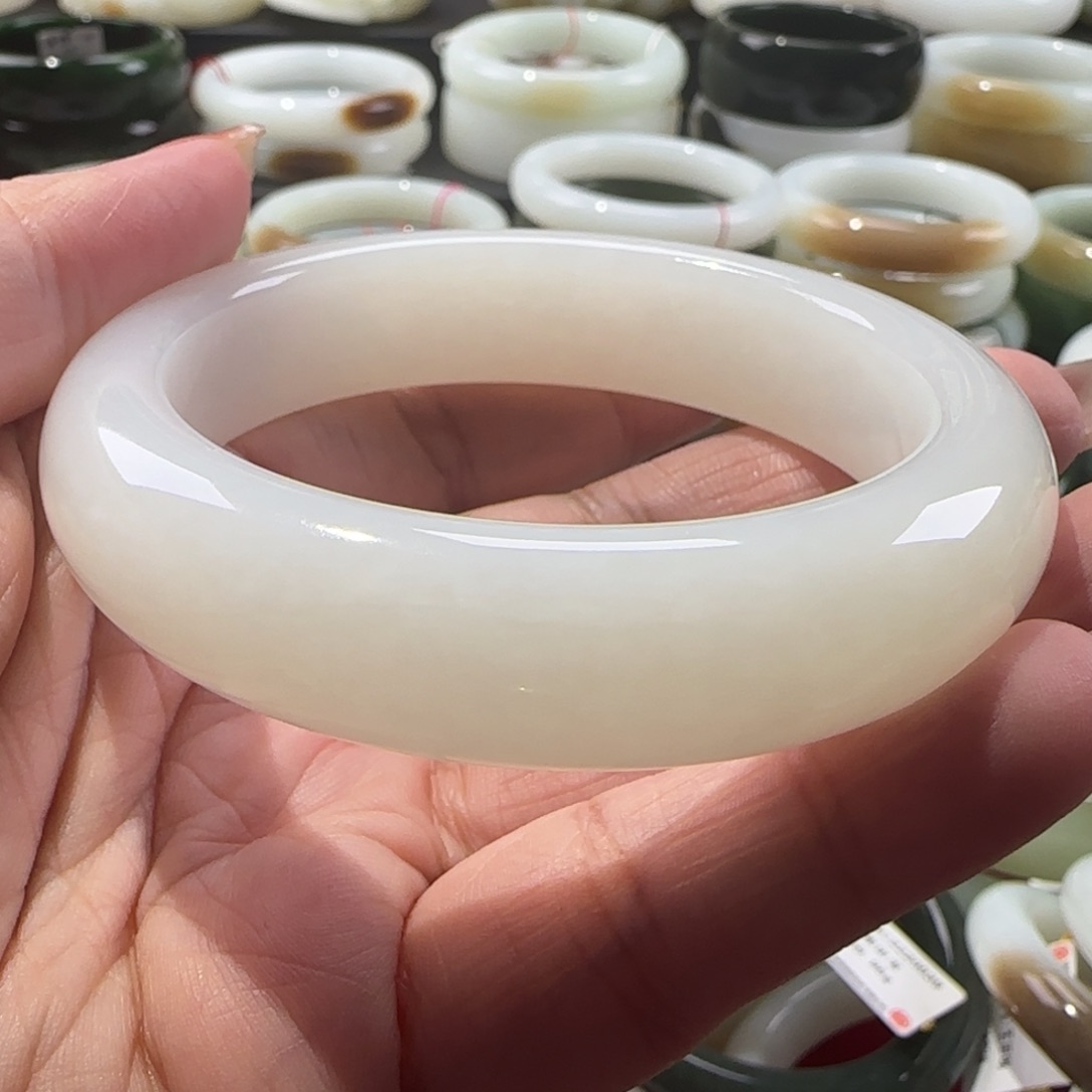 和田玉手镯未镶嵌西*子