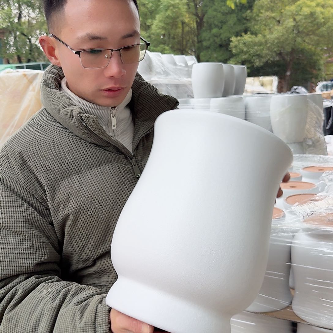 紫砂花盆口23高31（一个白老庄葫芦胡