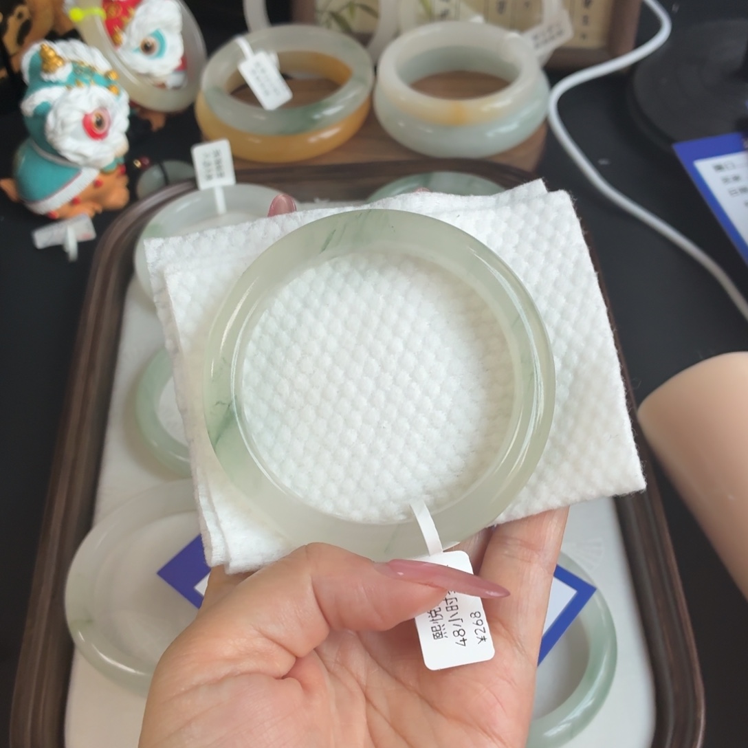 猫***雨石英质玉未镶嵌手镯63