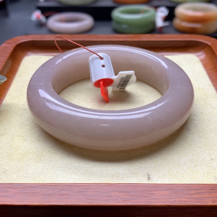 未镶嵌手镯石英岩玉