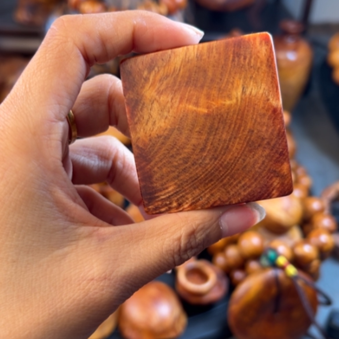 【闪购商品】松木（琥珀木）把件