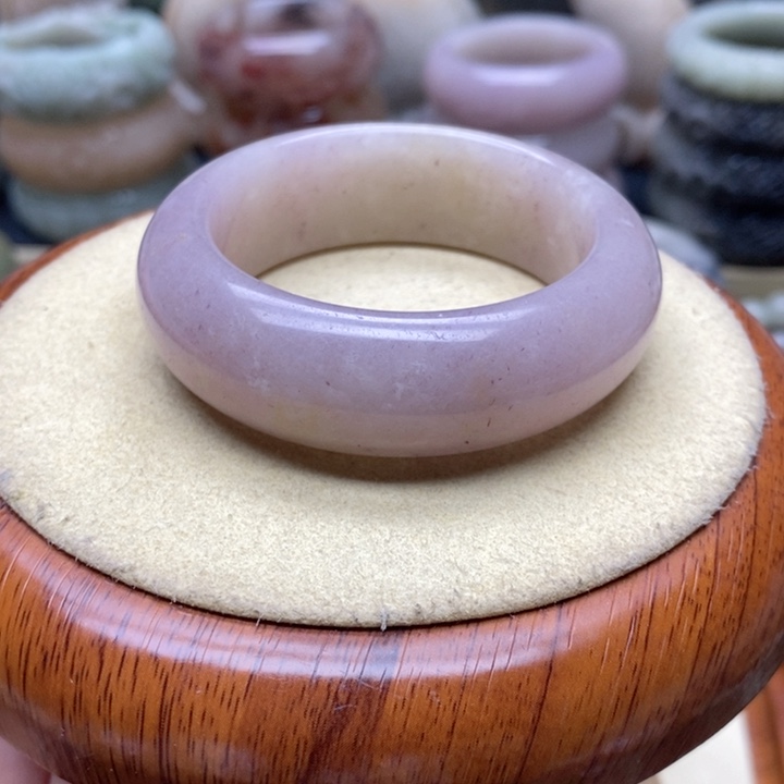 石英岩玉手镯未镶嵌