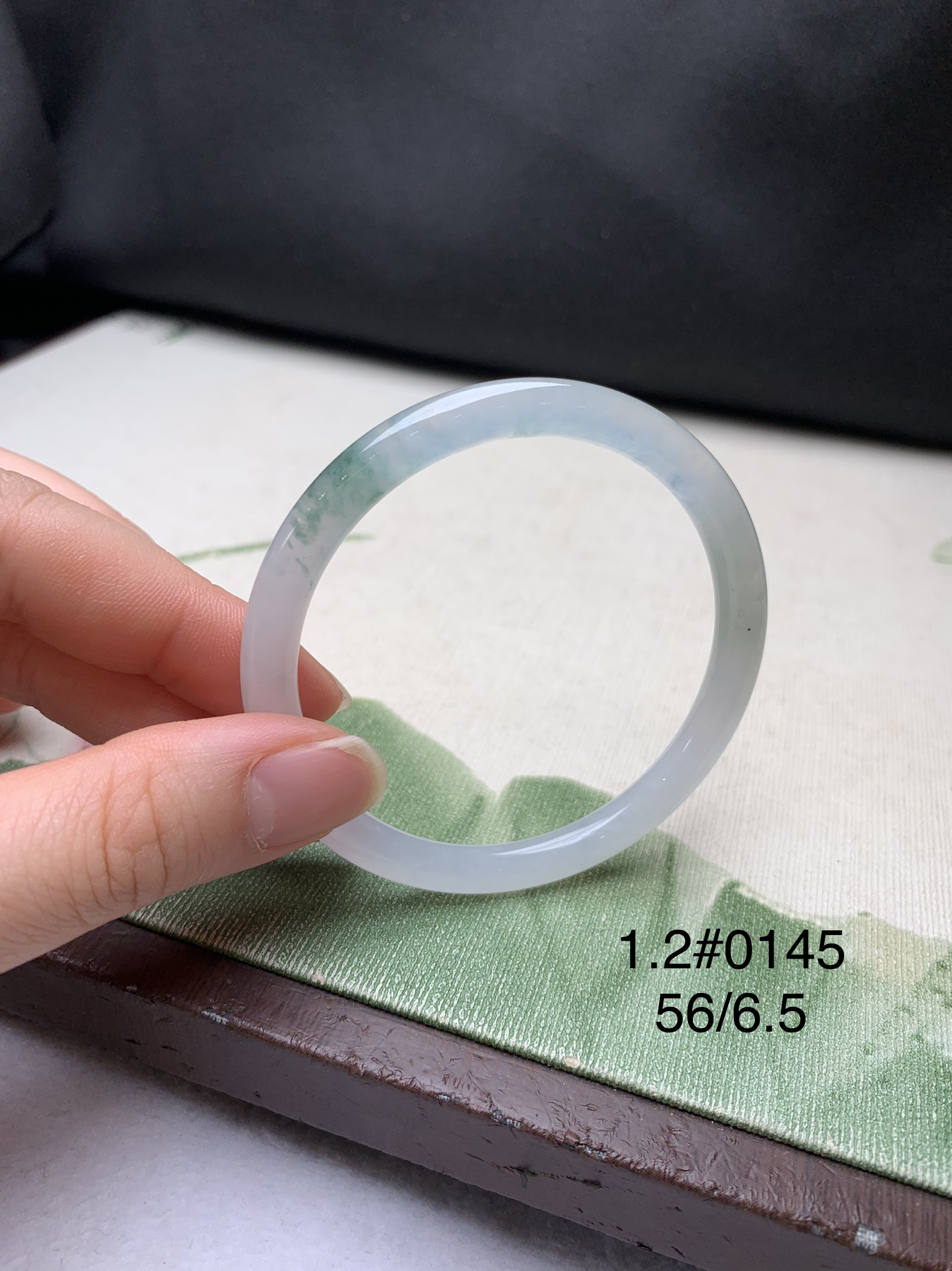 56圈口冰飘一抹花清爽灵动叮当天然缅甸翡翠手镯#货号0145