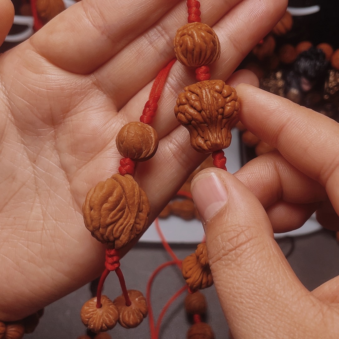 桃核吊坠龙纹桃枭挂件