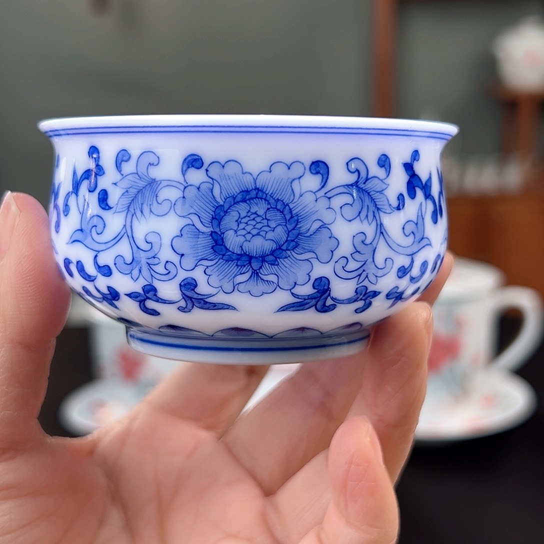 柴窑青花缠枝莲炉式杯