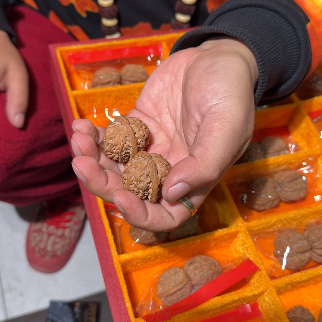 文玩核桃吊坠540号30-33mm全品三角白