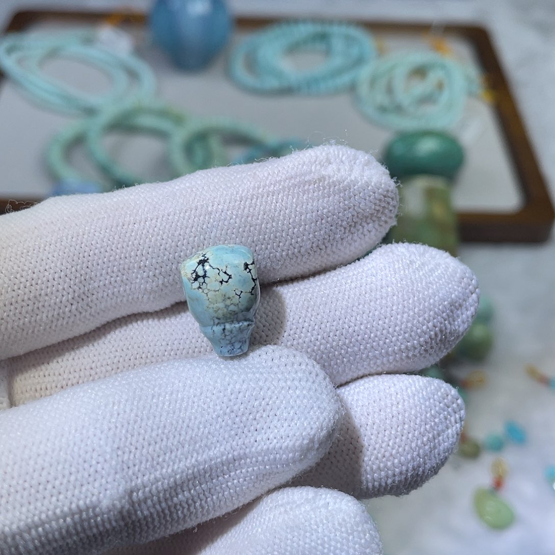 绿松石未镶嵌珠宝奇石