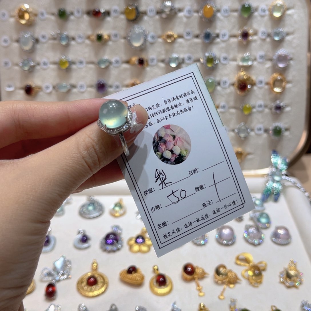 岫玉戒指银S925镶嵌梨***?