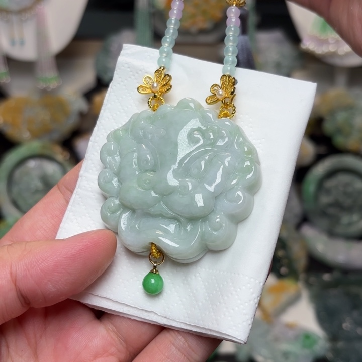 颈饰未镶嵌翡翠吊坠