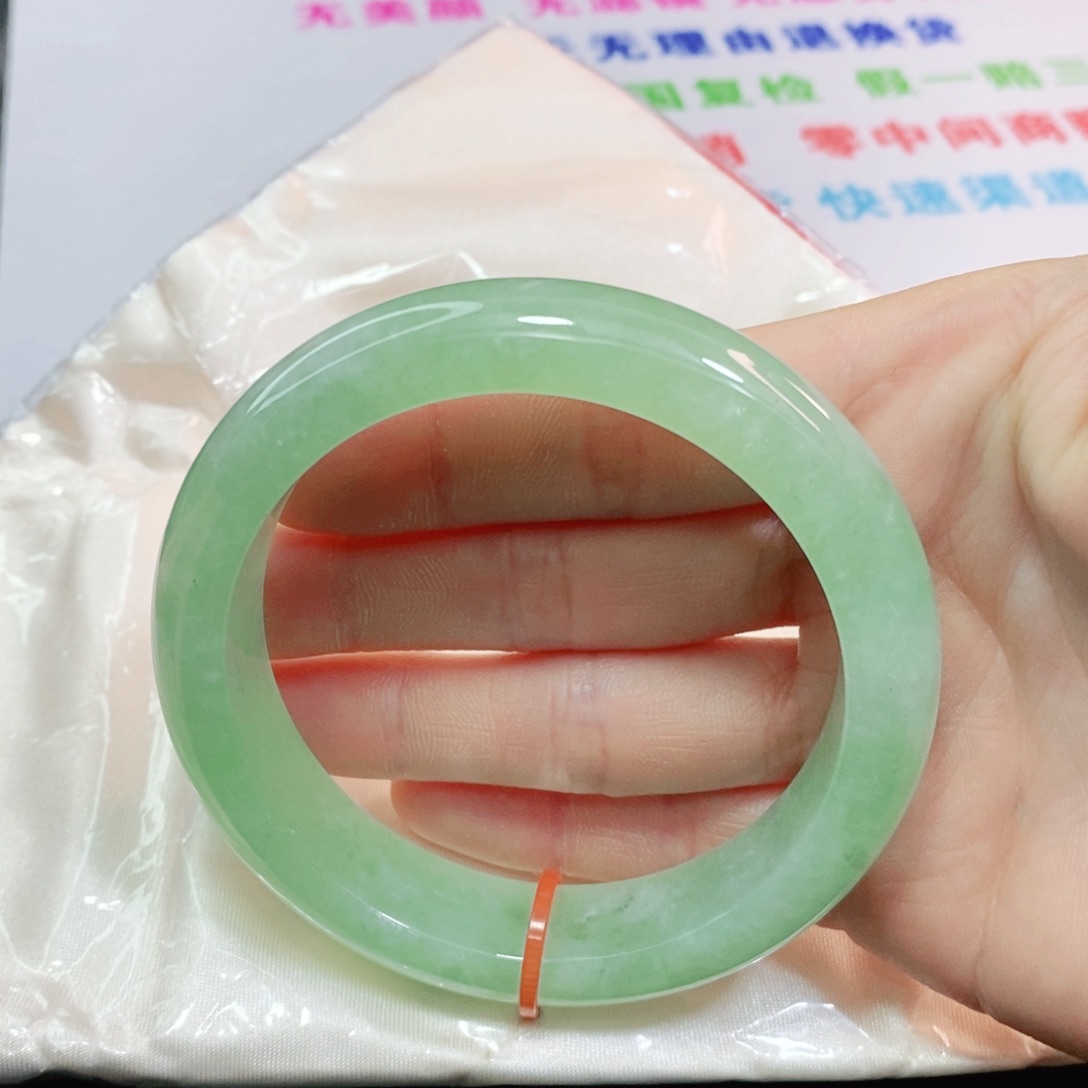 翡翠手镯未镶嵌5657565756
