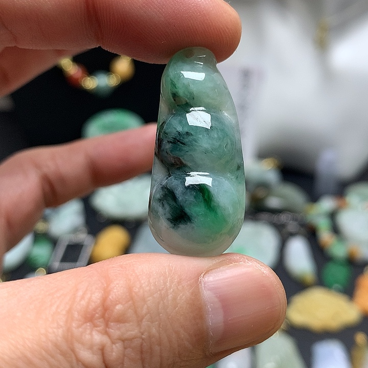 翡翠未镶嵌颈饰天然A货翡翠