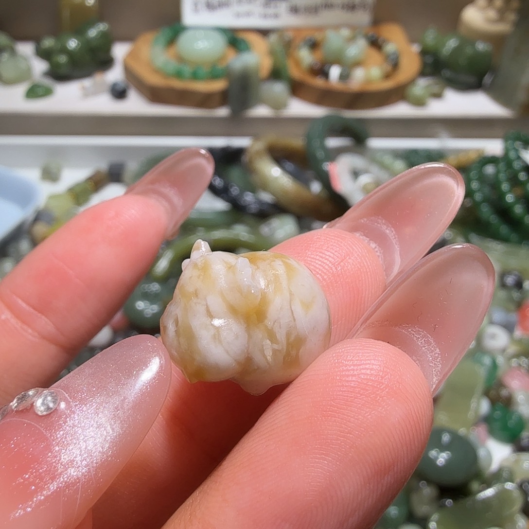 喜***多和田玉未镶嵌珠宝奇石