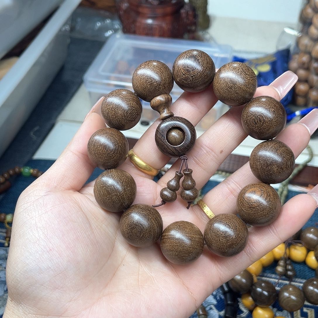 维腊木（绿檀）无事牌