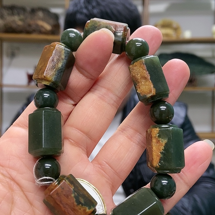 岫岩河磨玉（透闪石质玉）手串未镶嵌白***欢