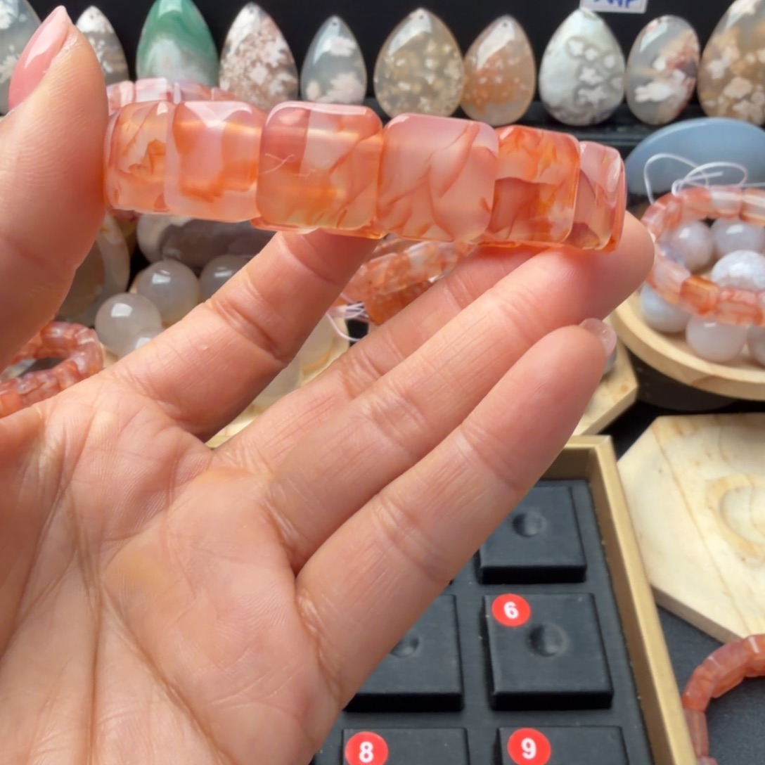 岚***语玛瑙/玉髓合金颈饰