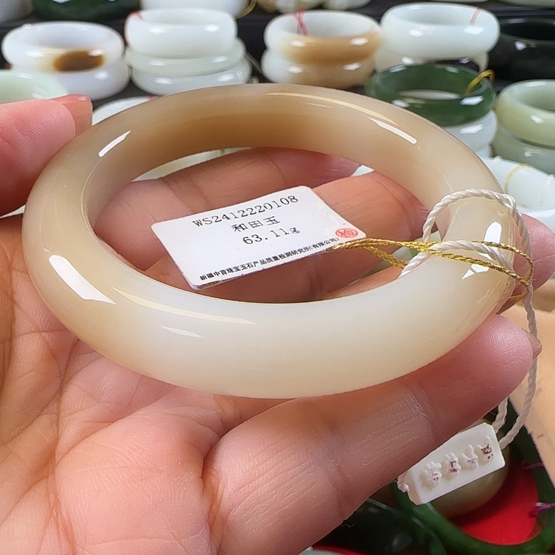 未镶嵌手镯和田玉