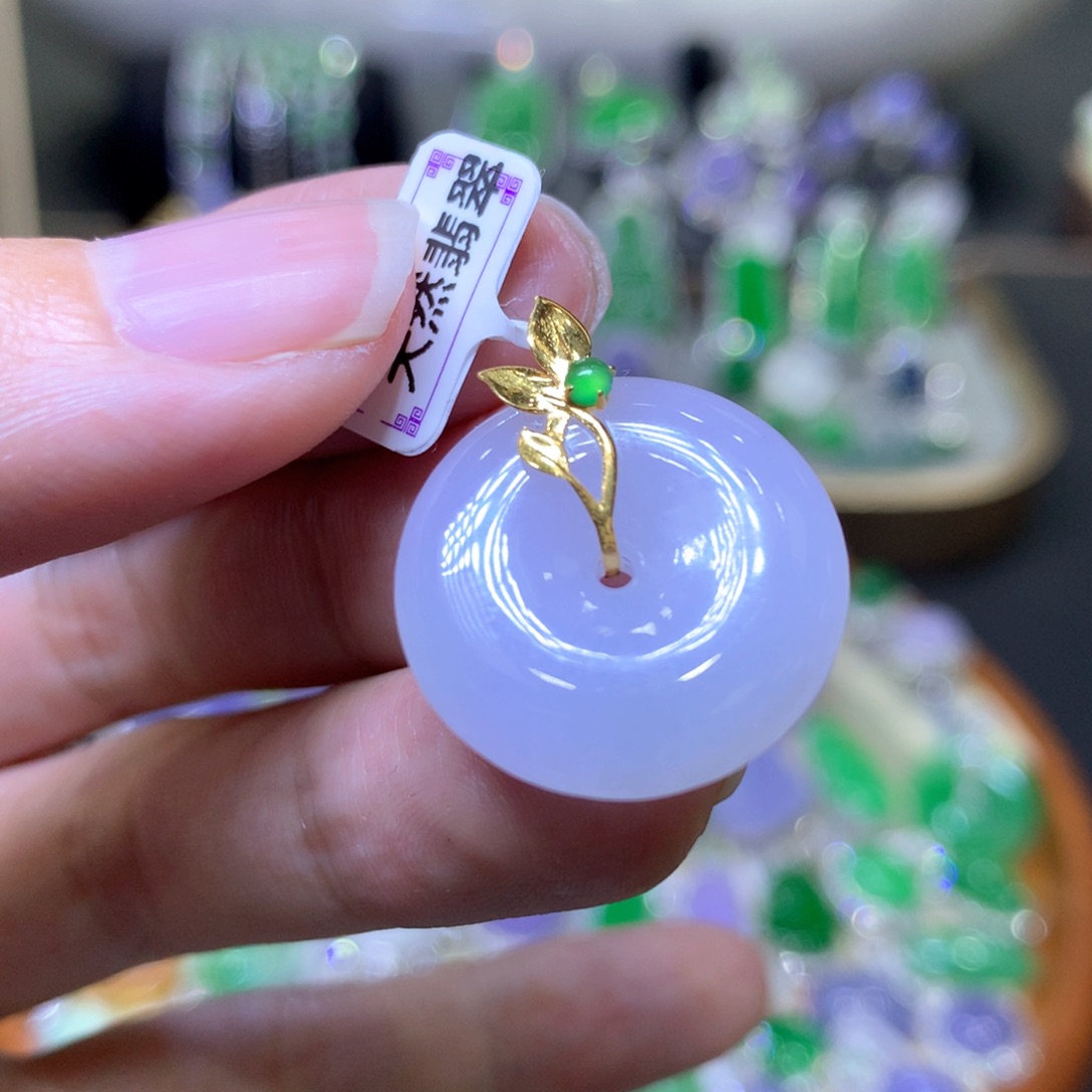 【闪购商品】翡翠颈饰18K金镶嵌翡翠吊坠项链