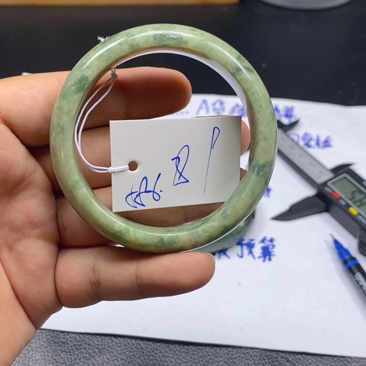 未镶嵌手镯翡翠天然翡翠