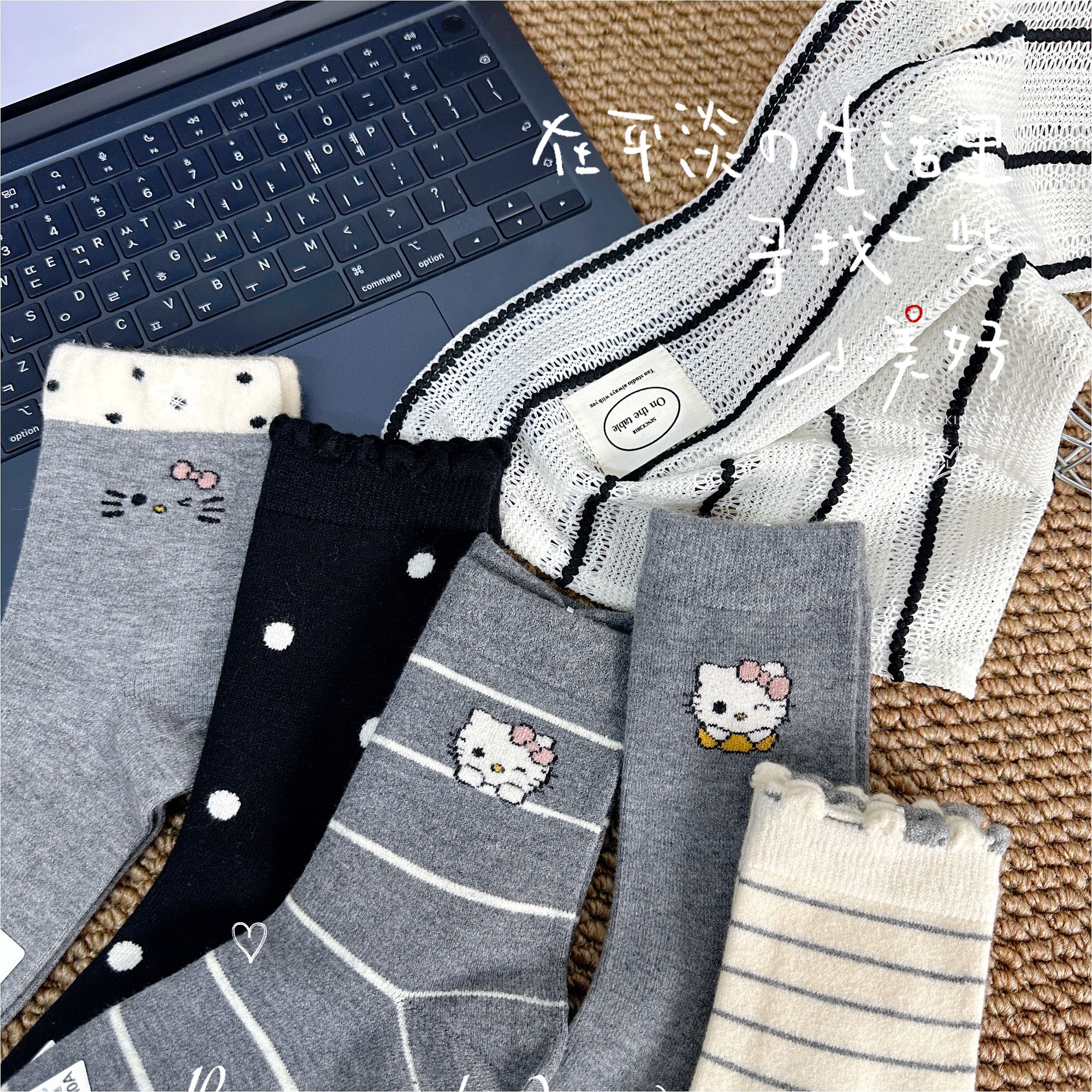 长筒冬季羊毛保暖中筒少女风动物卡通动漫格雷灰波点植绒可爱风袜