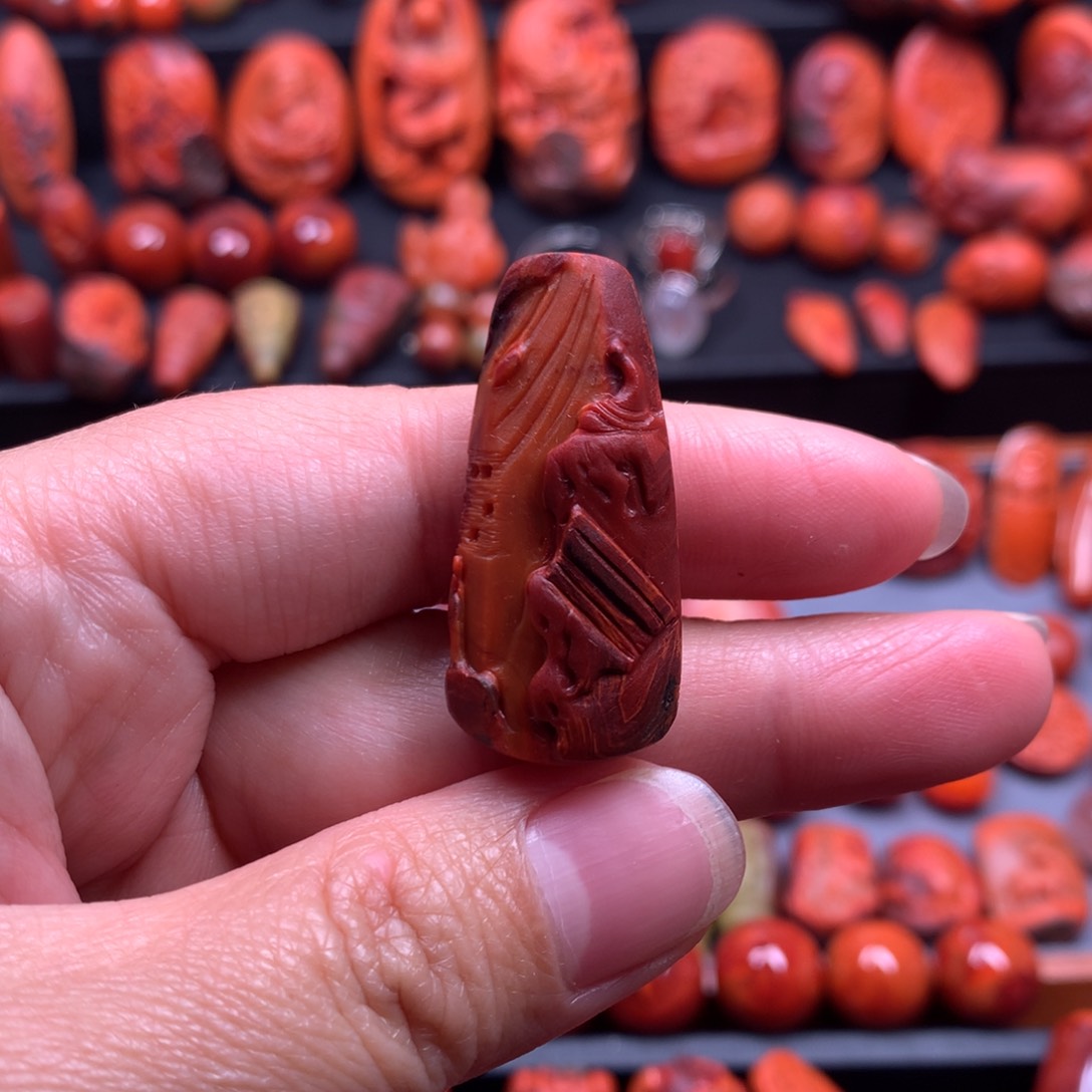 南红玛瑙吊坠未镶嵌