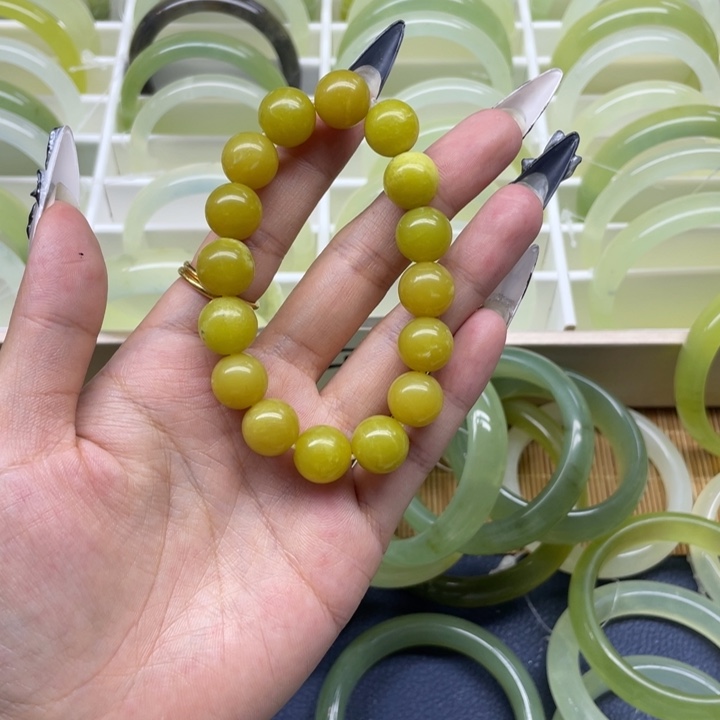 蛇纹石玉手镯未镶嵌温**雅