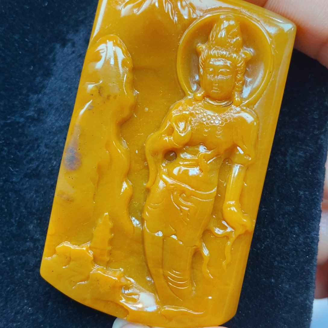 未镶嵌石英质玉（黄龙玉）手链