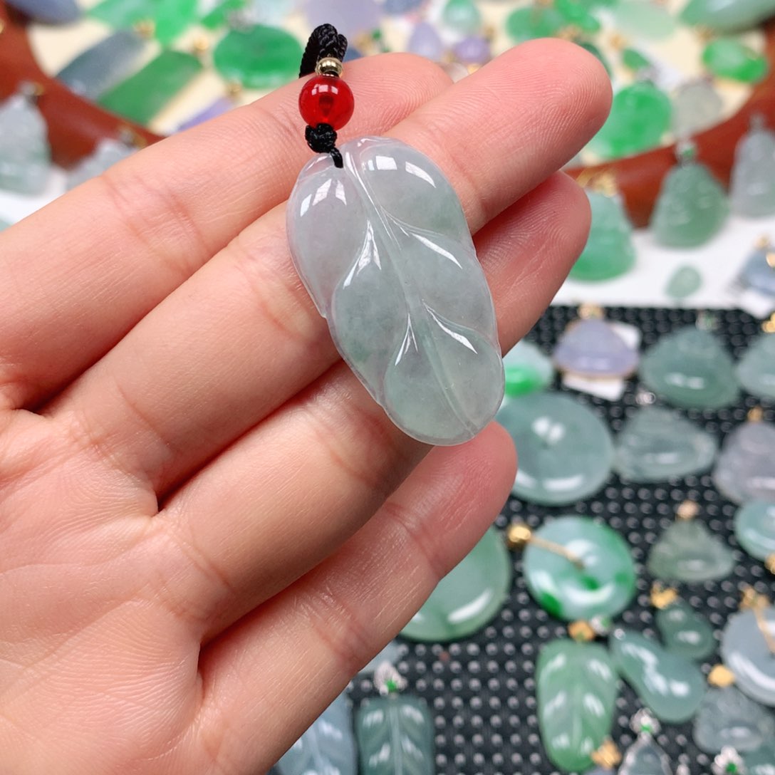 【闪购商品】翡翠吊坠(不含链)未镶嵌