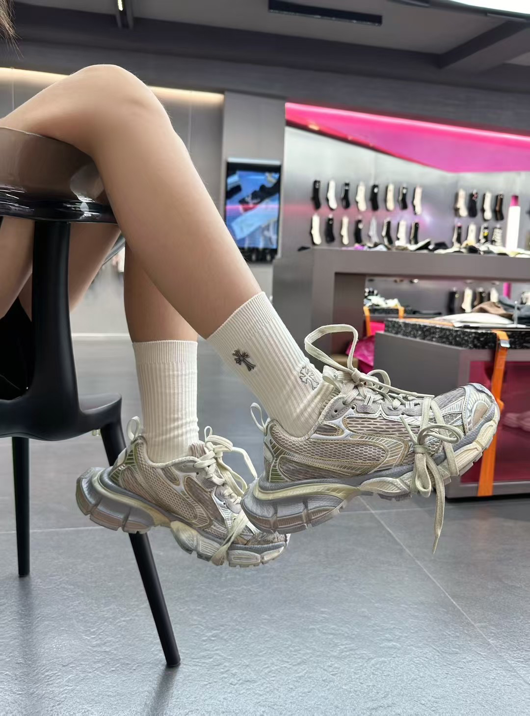 三号  高端潮袜自选三双才能包邮