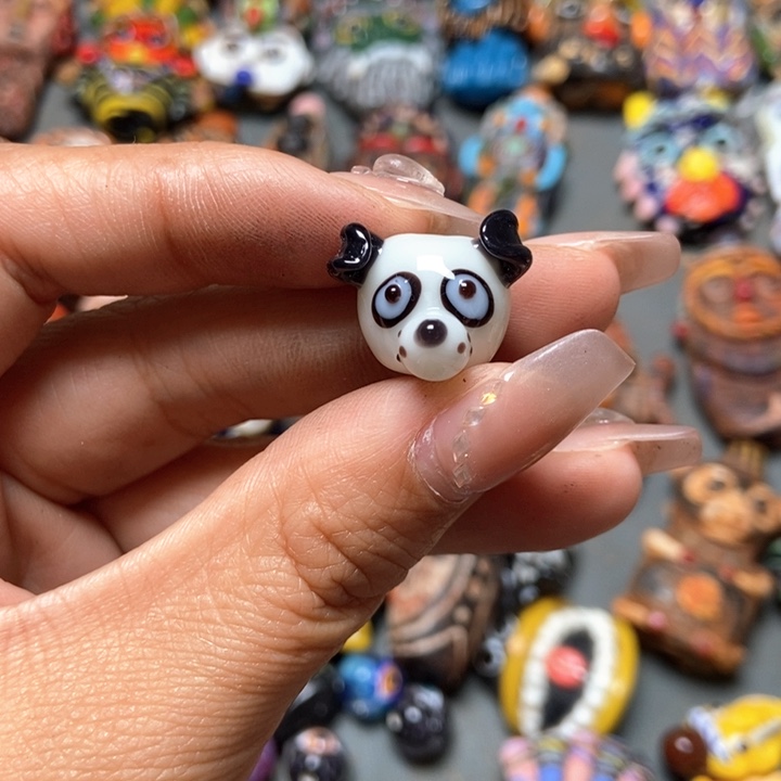 琉璃颈饰印度尼西亚小狗